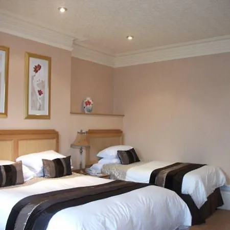 ハンディス ヒル ホテル 3*